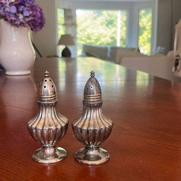 Vintage Heavy Art Deco Silver Salt & Pepper Shakers - Picture 1 of 6